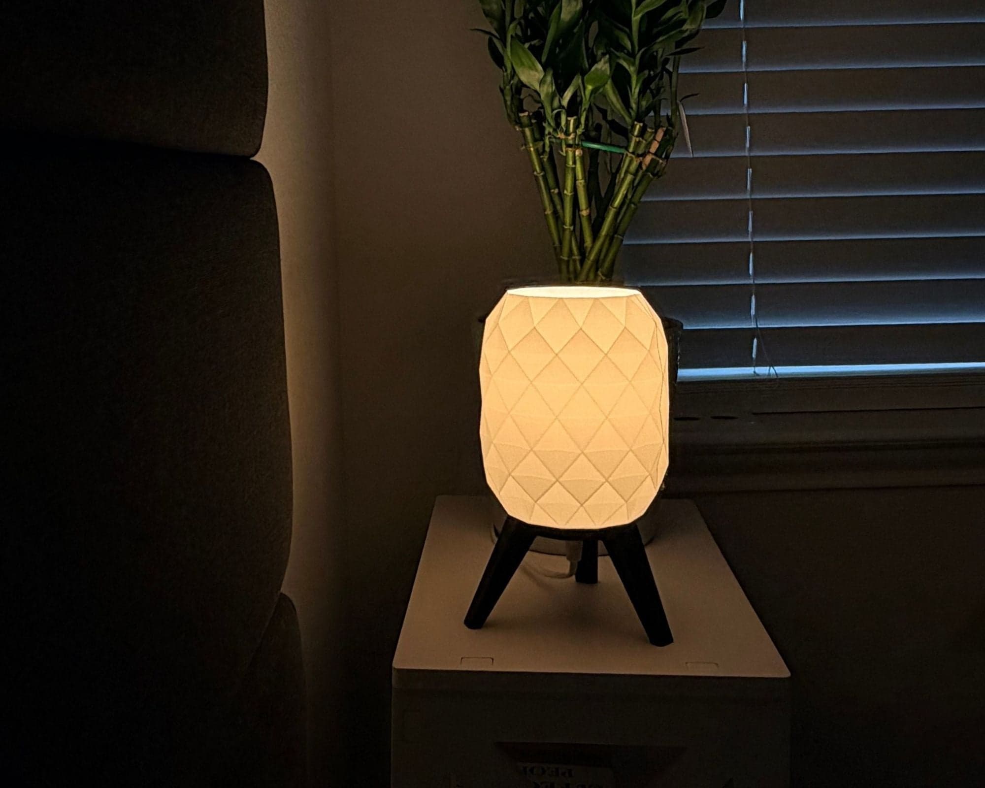 Geoglow Table Lamp - 3D printed table lamp
